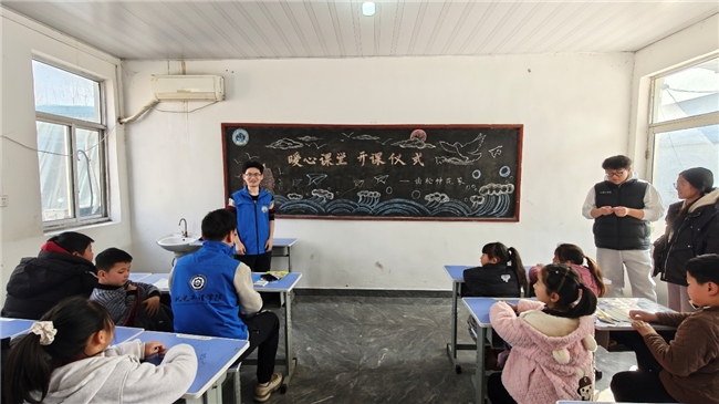 齿轮转动童智，种花绘梦童行  ——中国石油大学（华东）“齿轮种花家”实践队携手数智绘梦家实践队实践纪实